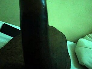 Mature woman seeking discreet weekend in Dubai 😊