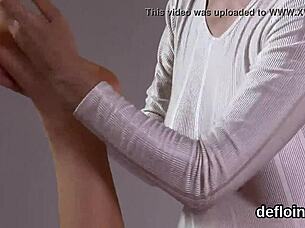 A lovely girl had her pussy gapped and lost her virginity