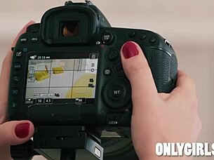 Anna Claire Clouds And Scarlett Alexis Scissor Hard Before Italy Trip!