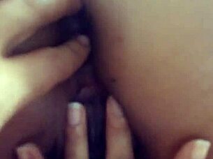 casada safada shows off her big ass 😈