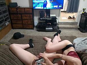 Proč hrát Fortnite, když můžeš šukat s roztomilou blondýnkou Richelle Rose?