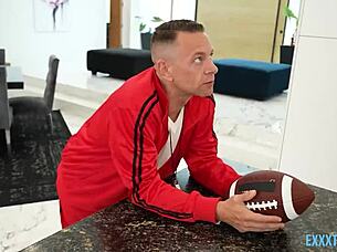 Mira Monroe Fucked By Brad Newman 😍