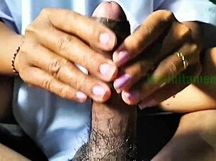 Bokep indo teen 18+ learns to give blowjobs outdoors. A raw homemade moment!