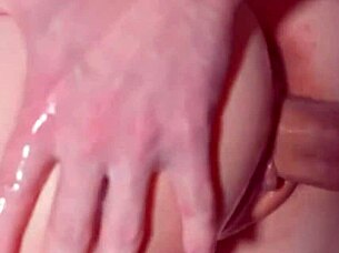 Semen Continuo Entre Los Labios