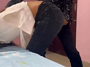 Индийская сводная сестра чувствует грубую доминацию дома