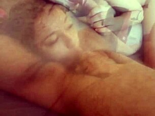 novinha gostosa mamando a piroca e piscando a bucetinha