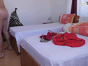 Аматьорска мадама разкрива любовта си към ебане на снимачната площадка