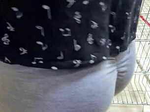 I spotted a cute teen at the gym and invited her home 😏