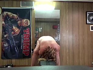 Redhead MILF gets accidental creampie during sex