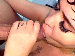 dotado cheio de tezao socando ate o utero da novinha rabuda