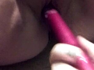 hey, that fat lesbian is getting fingered and cumming hard