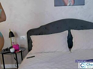 helenwaldorf in white stockings invites to live chat