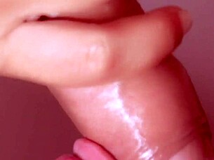 JAPANESE STEPSISTER GIVES UNCENSORED BLOWJOB to BIG COCK