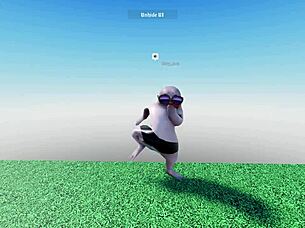 novinho pauzudo tarado dançando polidance ao som de gemidos da gostosa safada batendo siririca