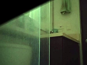 Spying on My Argentine Stepsister Milet Peeing in Secret