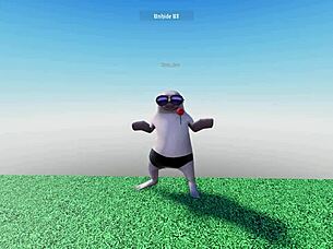 novinho pauzudo tarado dançando polidance ao som de gemidos da gostosa safada batendo siririca