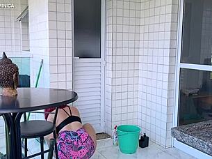 I Hired This Big Ass Maid, Look At That Butt!