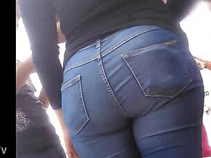Culona In Tight Jeans: Big Candid Ass Tease?