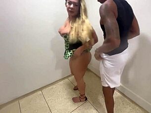 quick anal fuck with horny milf on emergency stairs 😏