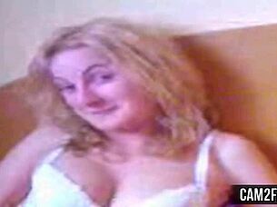 blonde teen 18+ performs in free amateur porn video scene