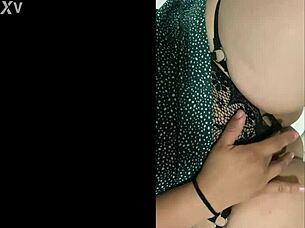 Me escape al cuarto de hermanastro porque me sentia cachonda