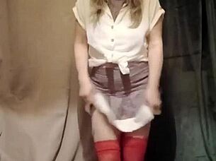 French housewife performs auto session with striptease and caresses