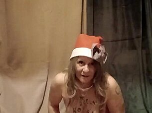 French housewife performs auto session with striptease and caresses