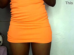 wanna see this sexy ebony puta showing off her big chocolate ass?