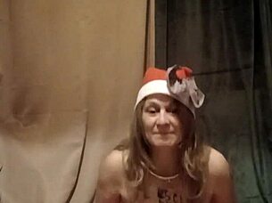 French housewife performs auto session with striptease and caresses