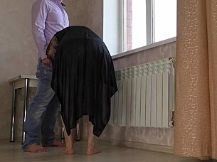 Mature Milf Cheats On Her Boyfriend And Spreads Her Ass For Anal
