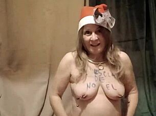 French housewife performs auto session with striptease and caresses