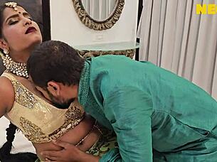 Very hungry indian mature bhabhi seduces and fucked from her boyfriend hardcore sex