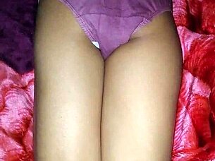 Indian Bhabi's Pussy in Full Silk Picture