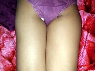 Indian Bhabi's Pussy in Full Silk Picture