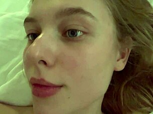 Teen masturbates wet pussy on king size bed