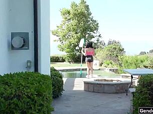 Hot Coed Definitely Wants To Fuck Tgirl Poolbabe Avery Lust 😍