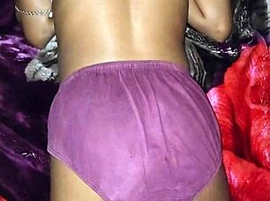 Indian Bhabi's Pussy in Full Silk Picture
