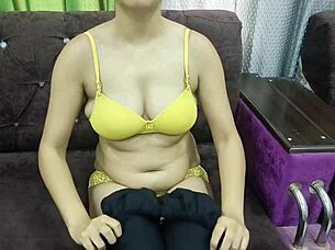 stepsister discovers thrill of first cock while eating it