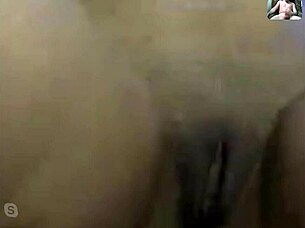 Slut masturbates in the car.