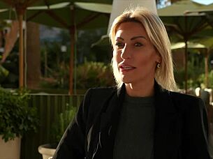 Anouk and Didi fuck hard in wild threesome!