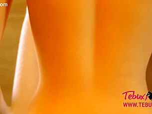 Babe enjoys anal sex with perfect ass doll 😘