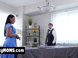 roleplaying dinner turns into quick anal with stepmom 😏