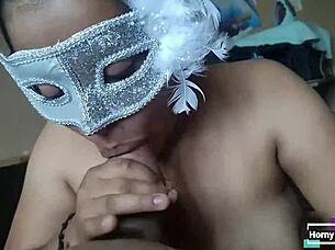 mi amiga le encanta mi semen y me chupa la verga todos los dias