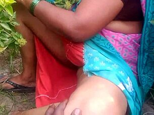 Indian Aunty With Big Boobs Fucks Husband In Dorm While Roommate Watches