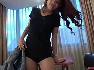 Thai girl offers raw sex to Japanese guy in Bangkok