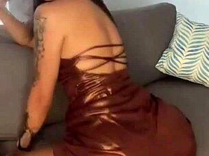 Exhibitionist Girlfriend Exposed!