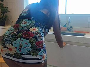 Pregnant wife cheats with plumber, full creampie inside