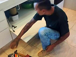 Pregnant wife cheats with plumber, full creampie inside