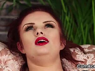 Nasty honey sucks all the cream in blowbang bukkake.