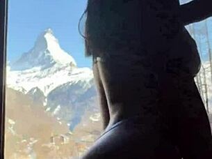 Exhibitionist Girlfriend Exposed!